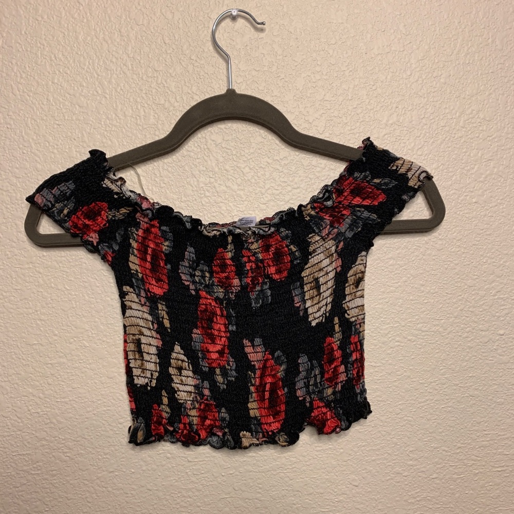 Cropped black\red stretchy crop top